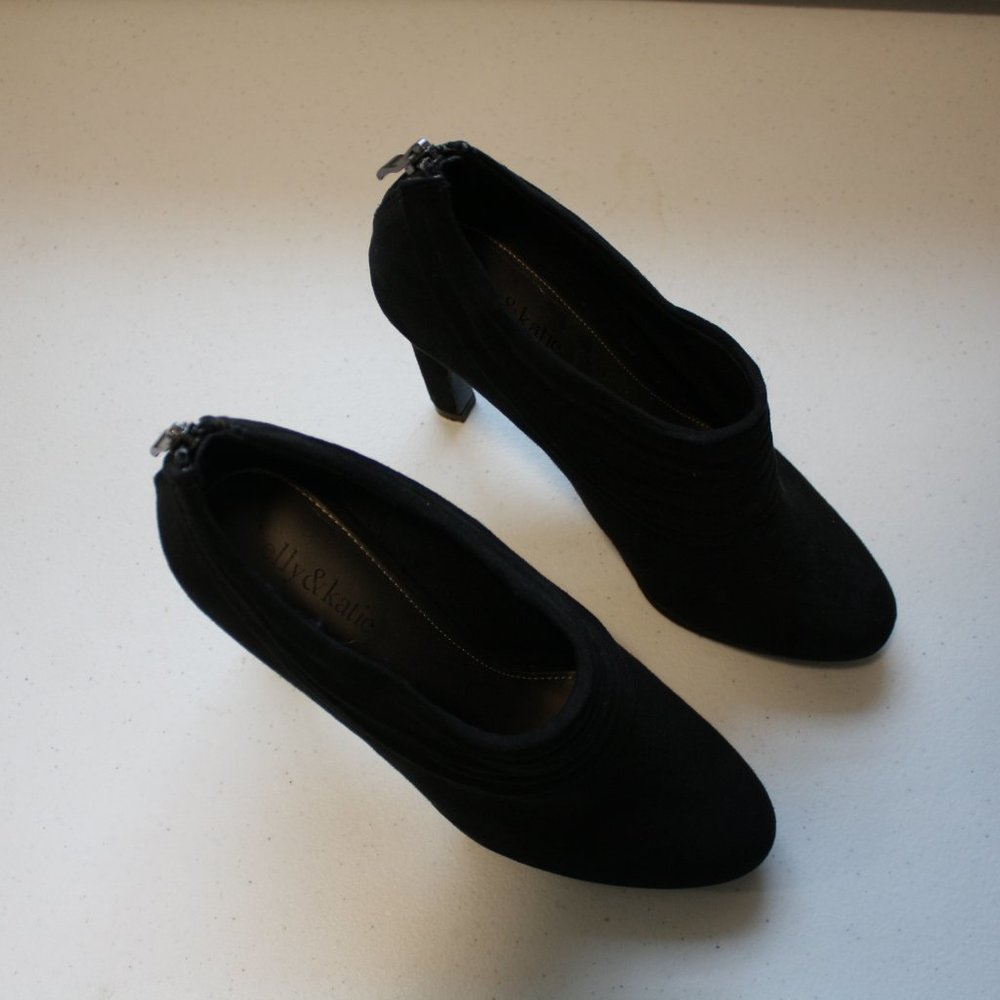 Kelly & Katie Black Booties -